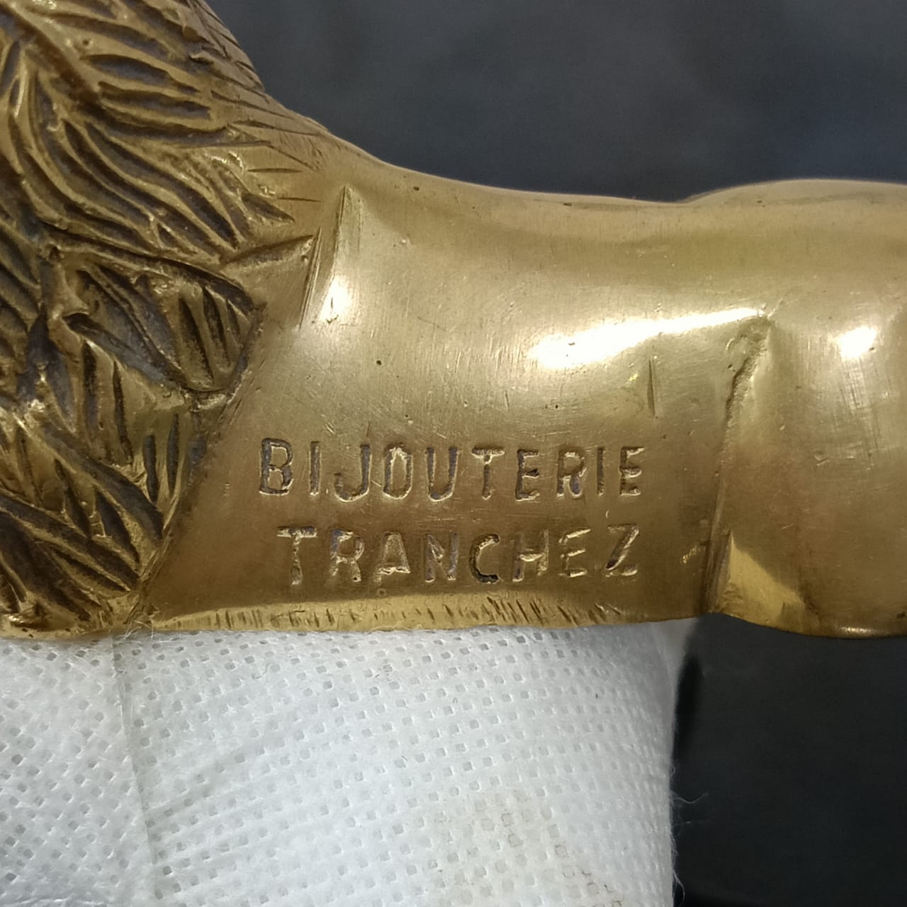 تحفة من برونز أصلية