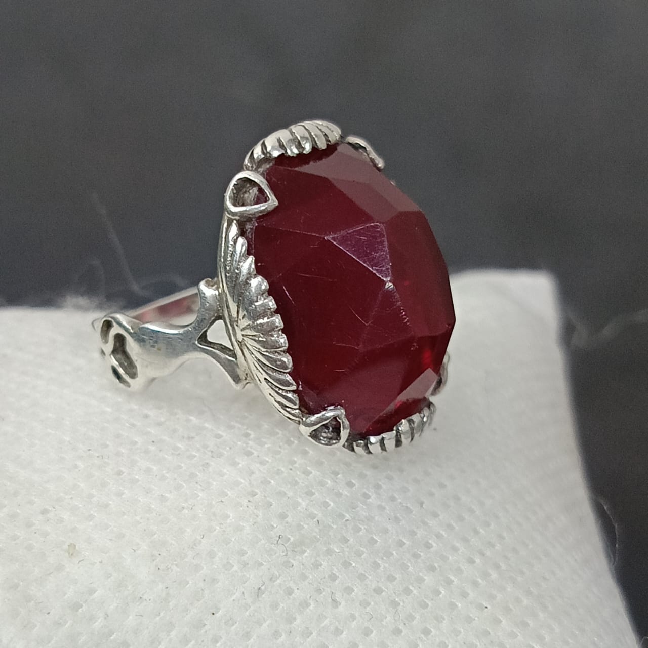 خاتم فضة تحفة بحجر عقيق أحمر شفاف