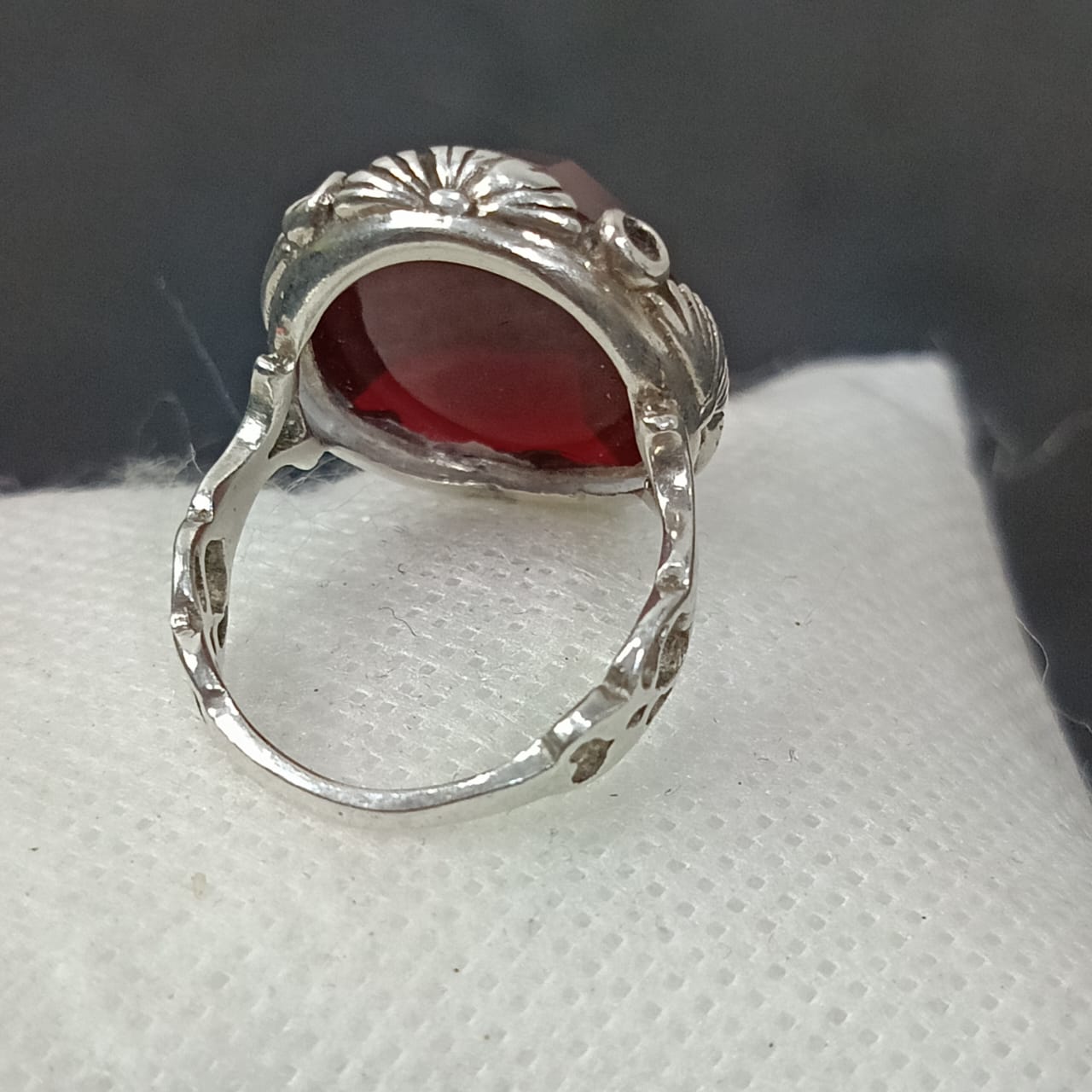 خاتم فضة تحفة بحجر عقيق أحمر شفاف