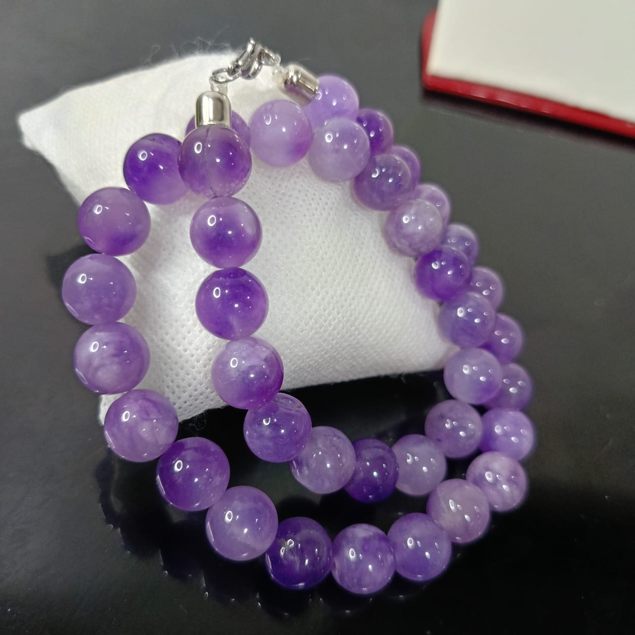 عقد تحفة بحجر امتيست طبيعي