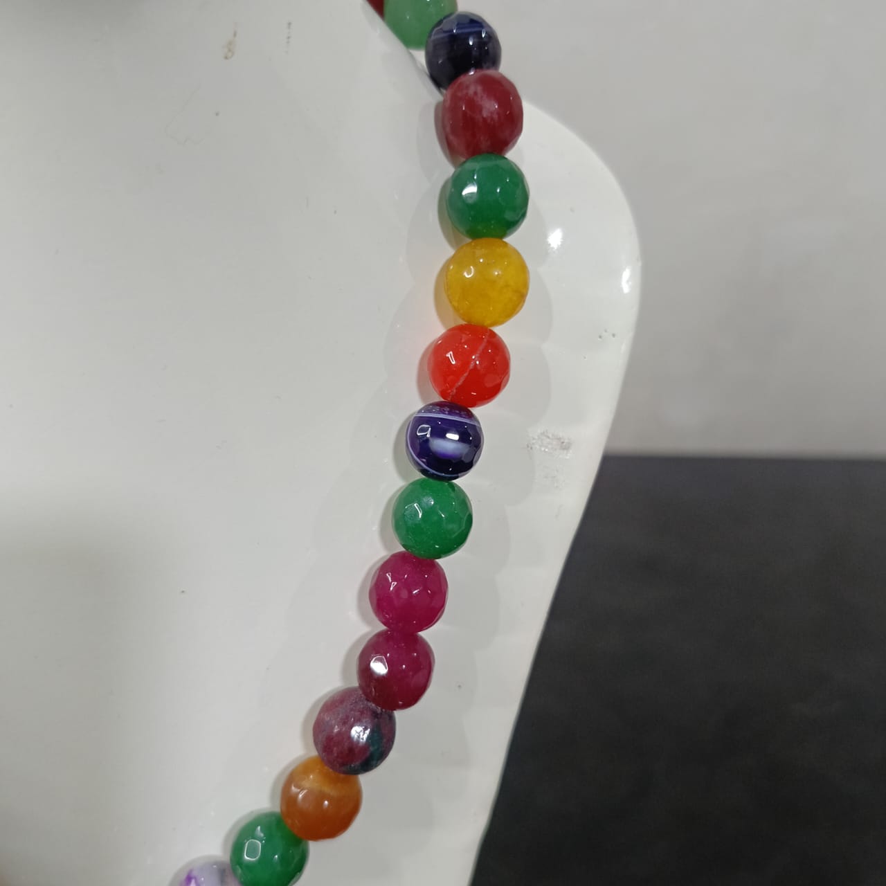 عقد تحفة بحجر  تورمالين ملون طبيعي