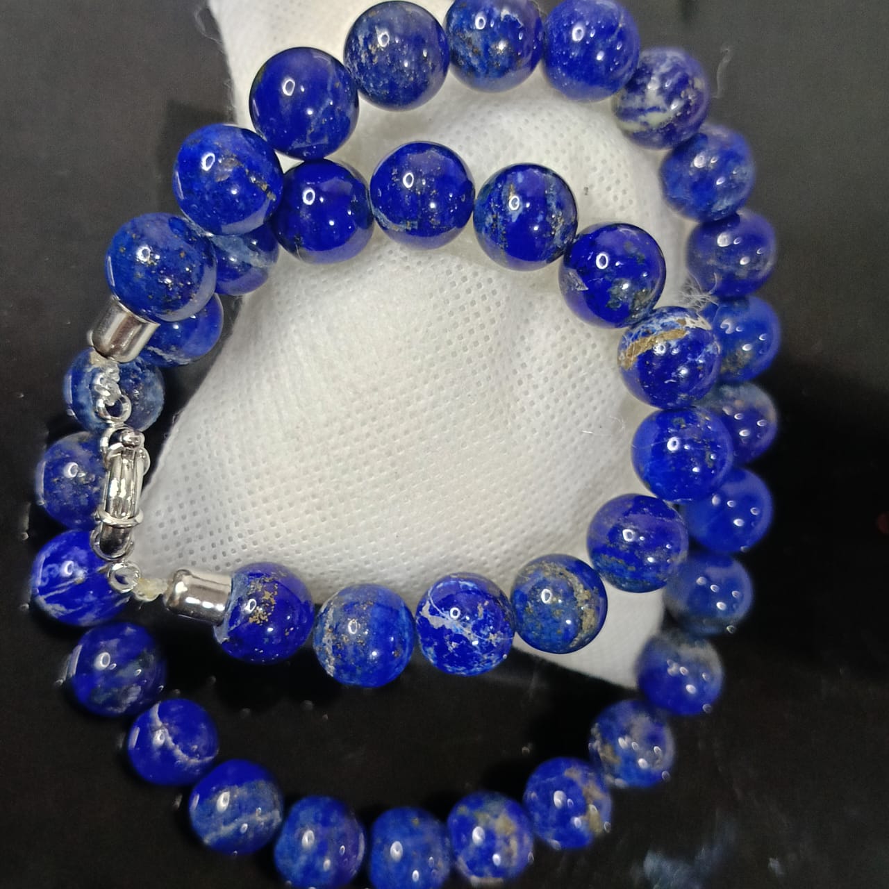 عقد تحفة بحجر لازورد طبيعي