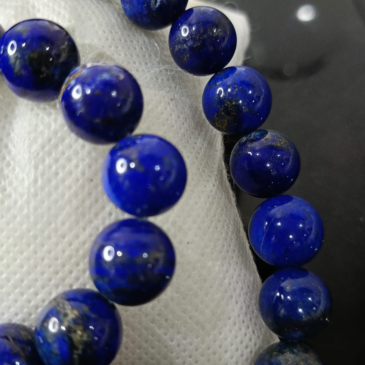 عقد تحفة بحجر لازورد طبيعي