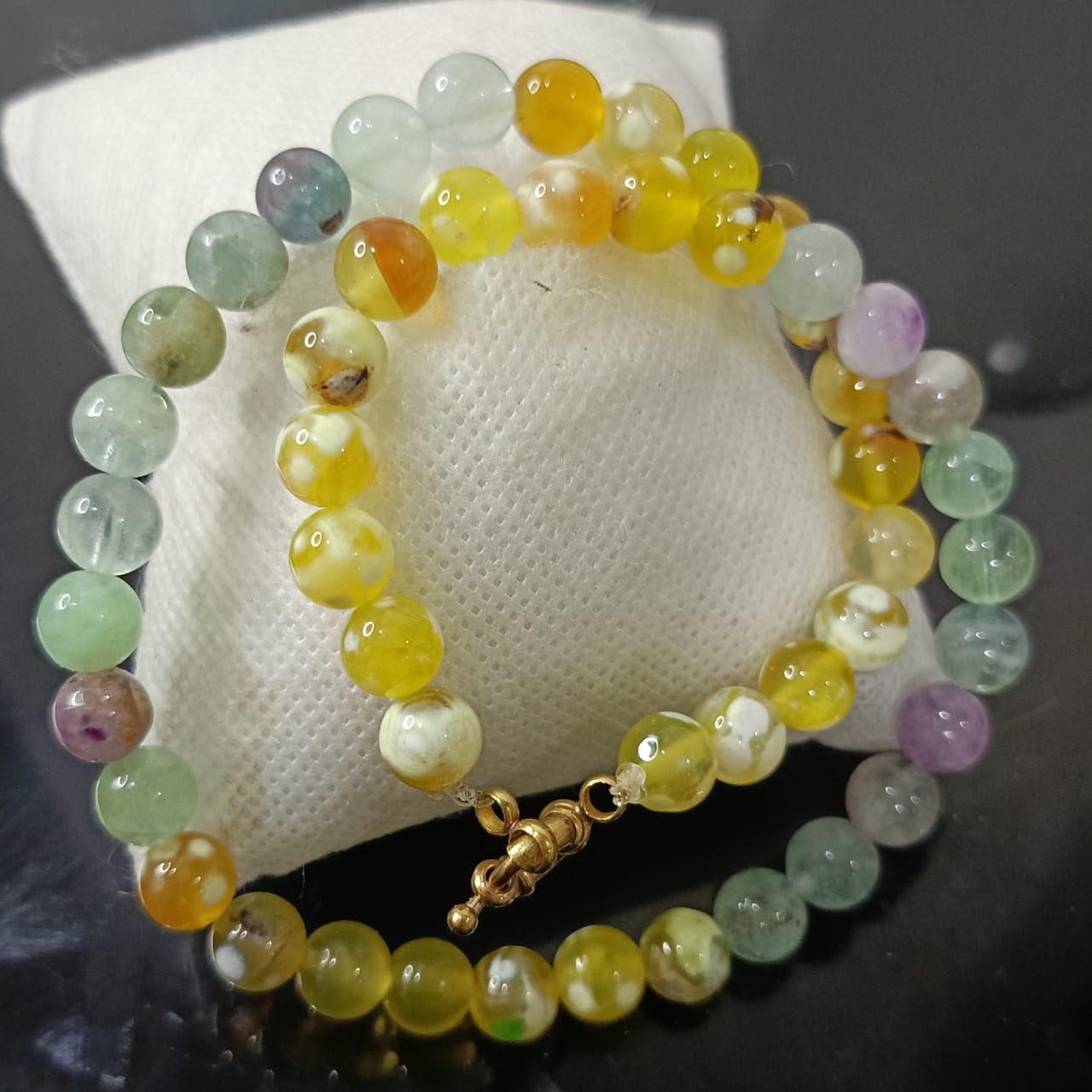 عقد تحفة بحجر تورمالين ملون طبيعي