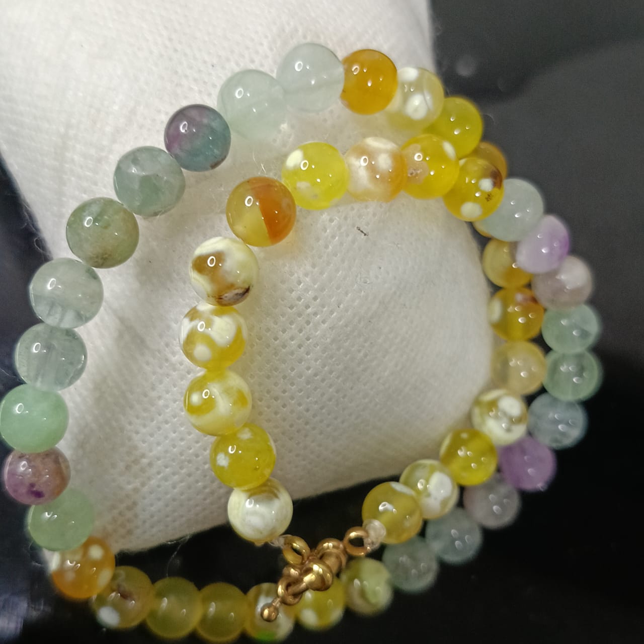 عقد تحفة بحجر تورمالين ملون طبيعي