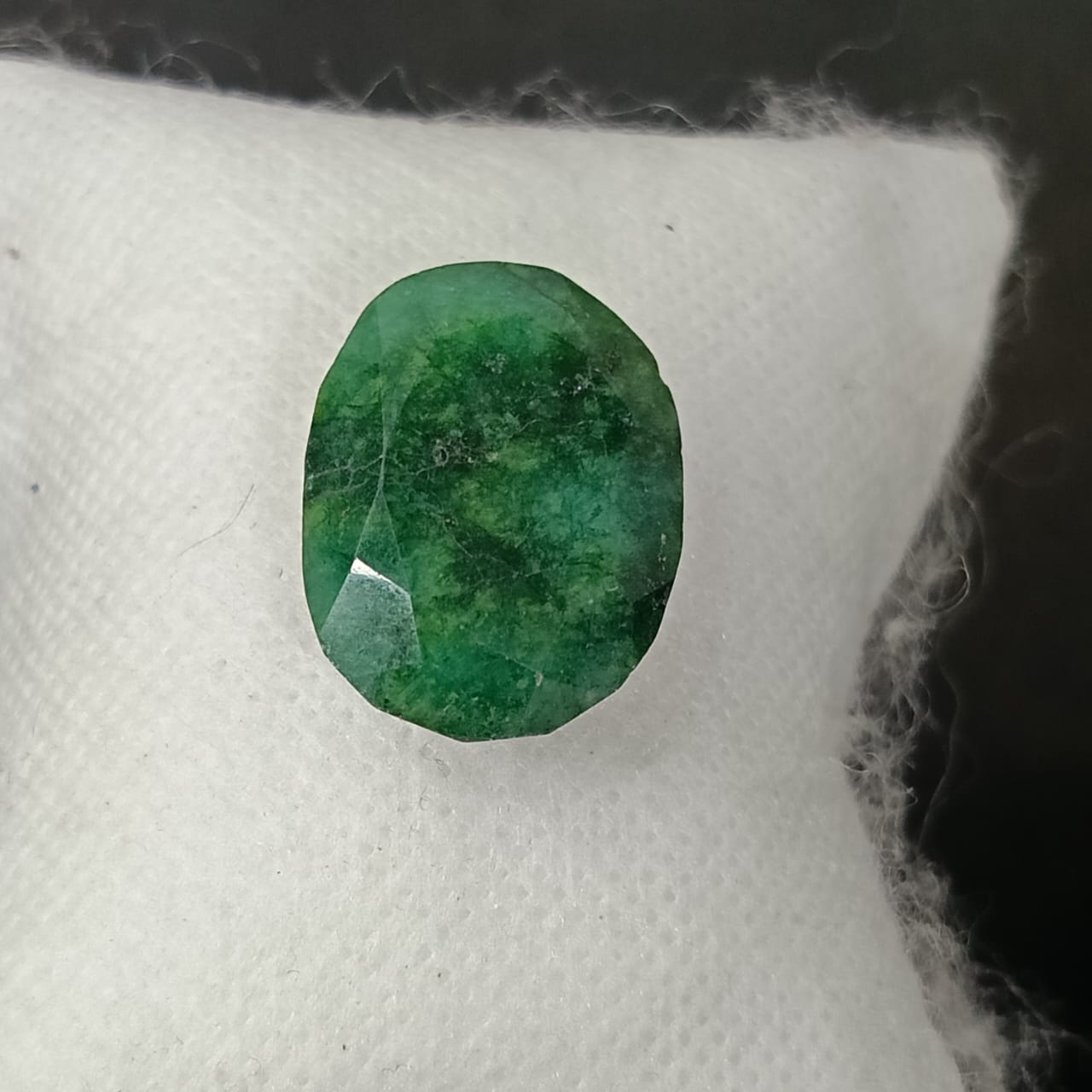 حجر زمرد هندي طبيعي