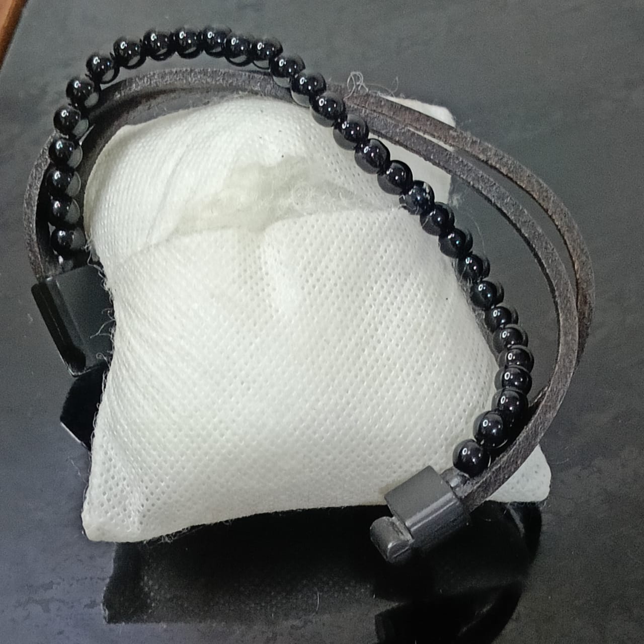 سوار تحفة جلد حر وعقيق