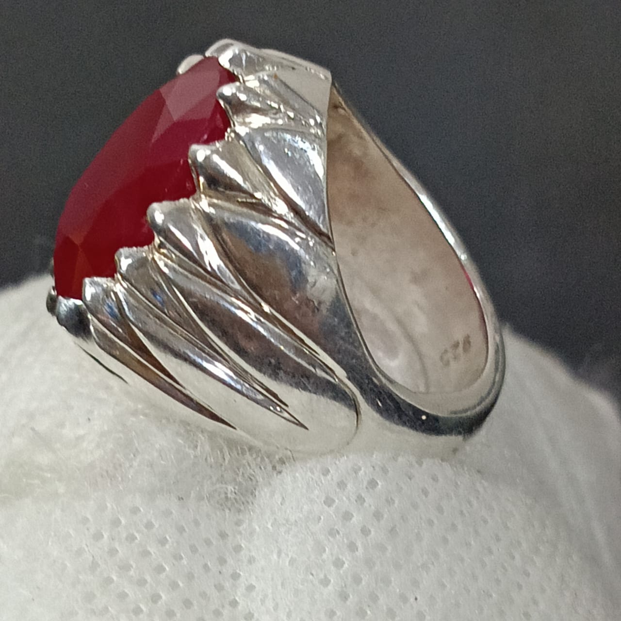 خاتم فضة تحفة بحجر ياقوت