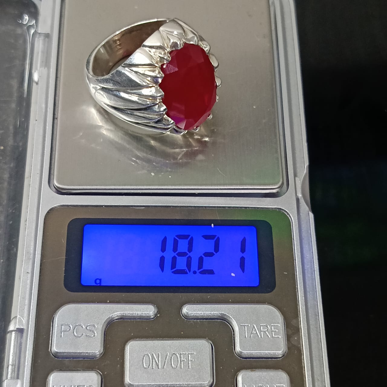 خاتم فضة تحفة بحجر ياقوت