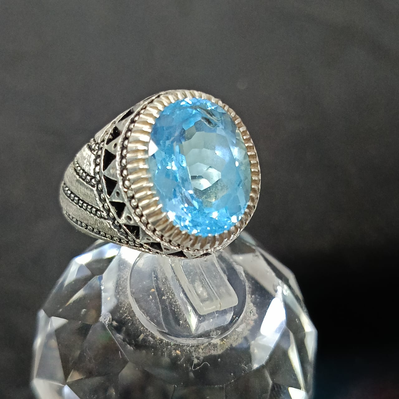 خاتم فضة تحفة بحجر توباز سماوي