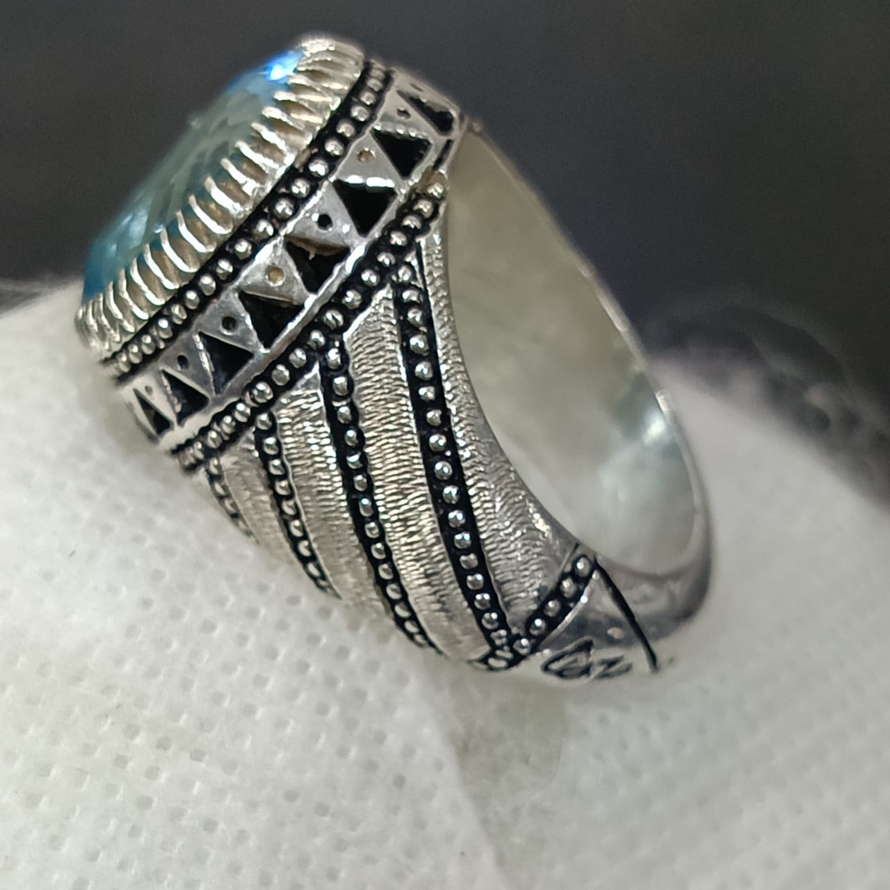 خاتم فضة تحفة بحجر توباز سماوي