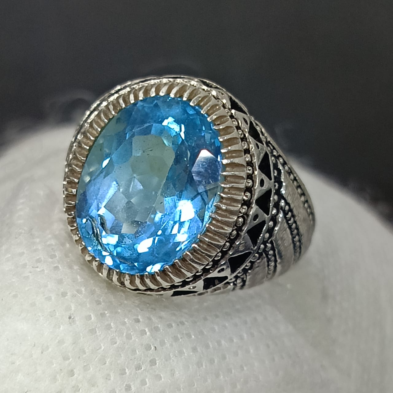 خاتم فضة تحفة بحجر توباز سماوي