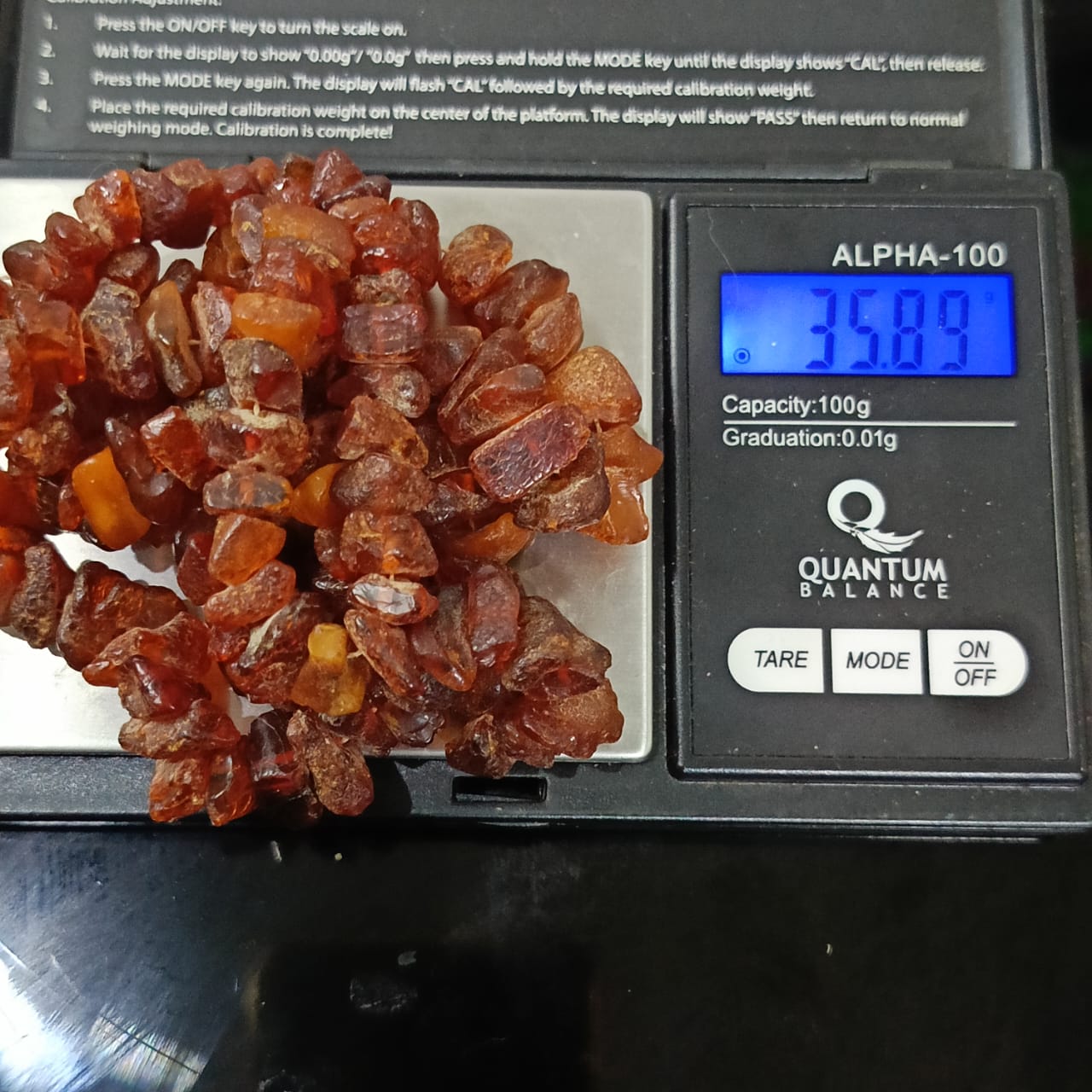 عقد تحفة قديمة كهرمان فواحة