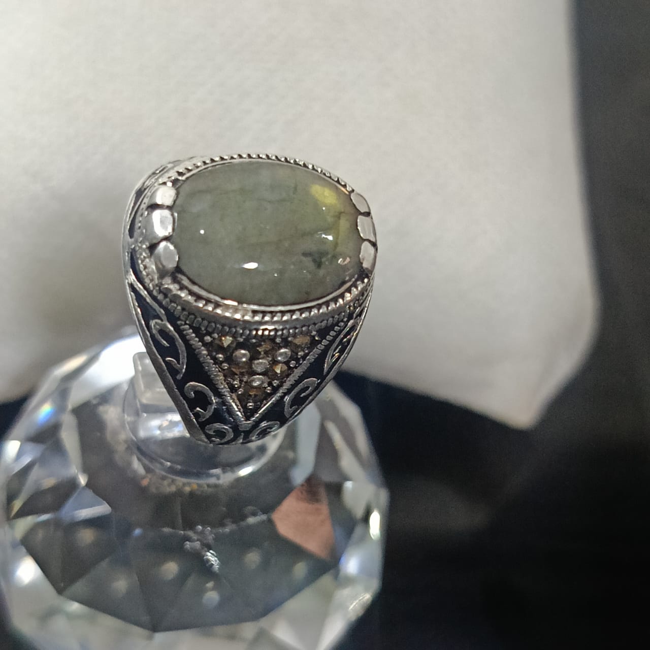 خاتم فضة بحجر طاوس طبيعي