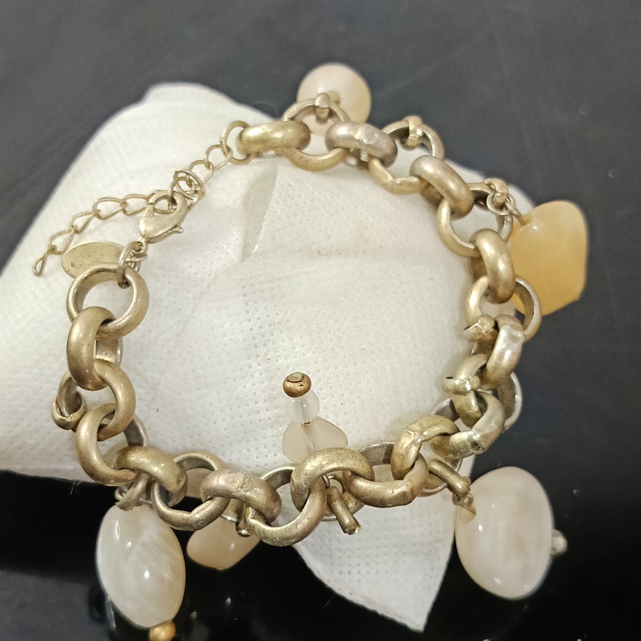 سوار تخفة قديمة بالاحجار