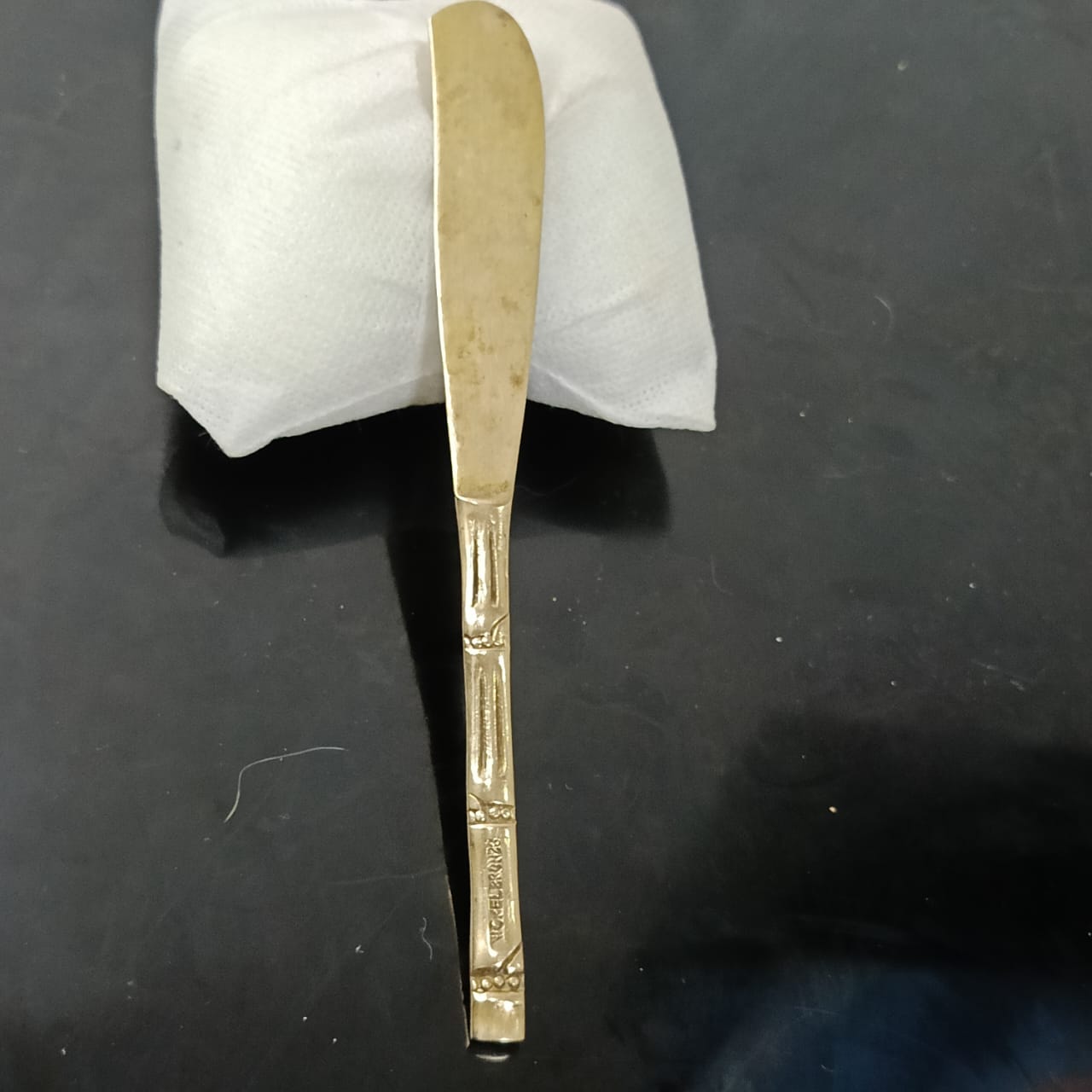 فاتح الأغلفة نحاس