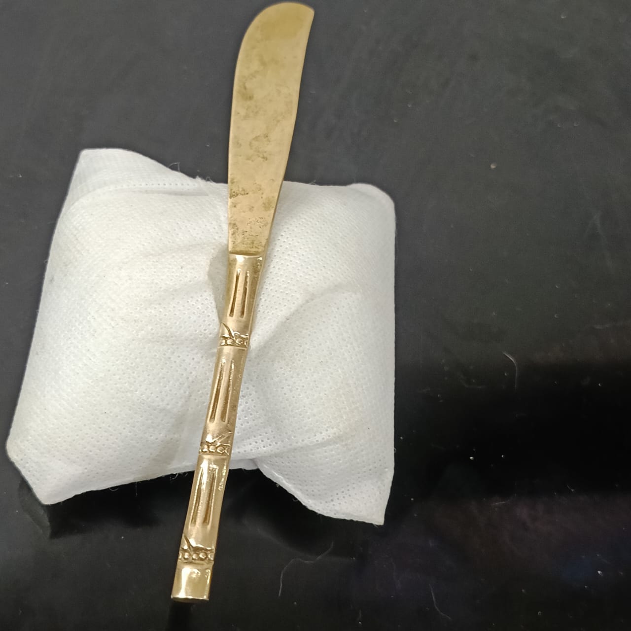 فاتح الأغلفة نحاس