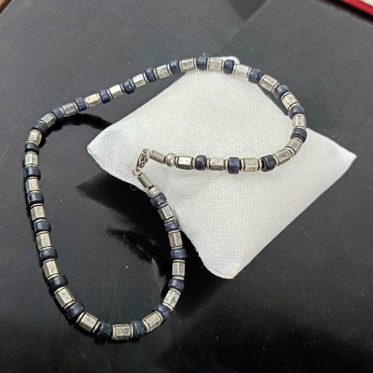 عقد تحفة من خرز