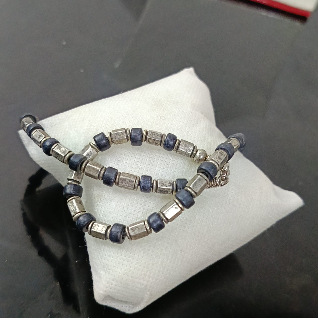 عقد تحفة من خرز