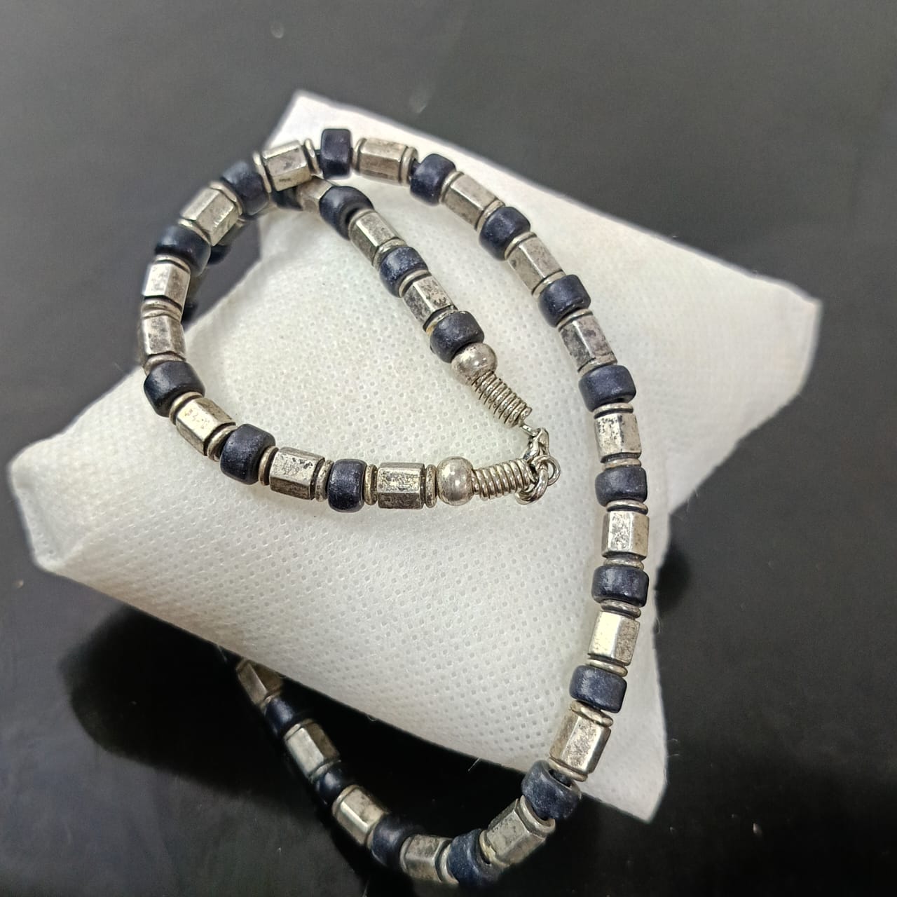 عقد تحفة من خرز