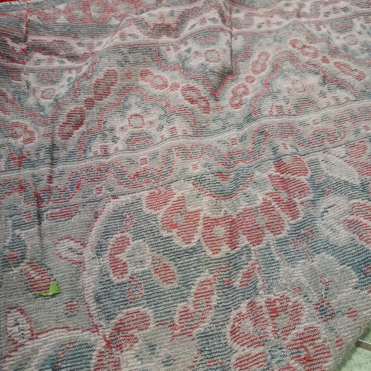 Ancien tapis rouge vintage original