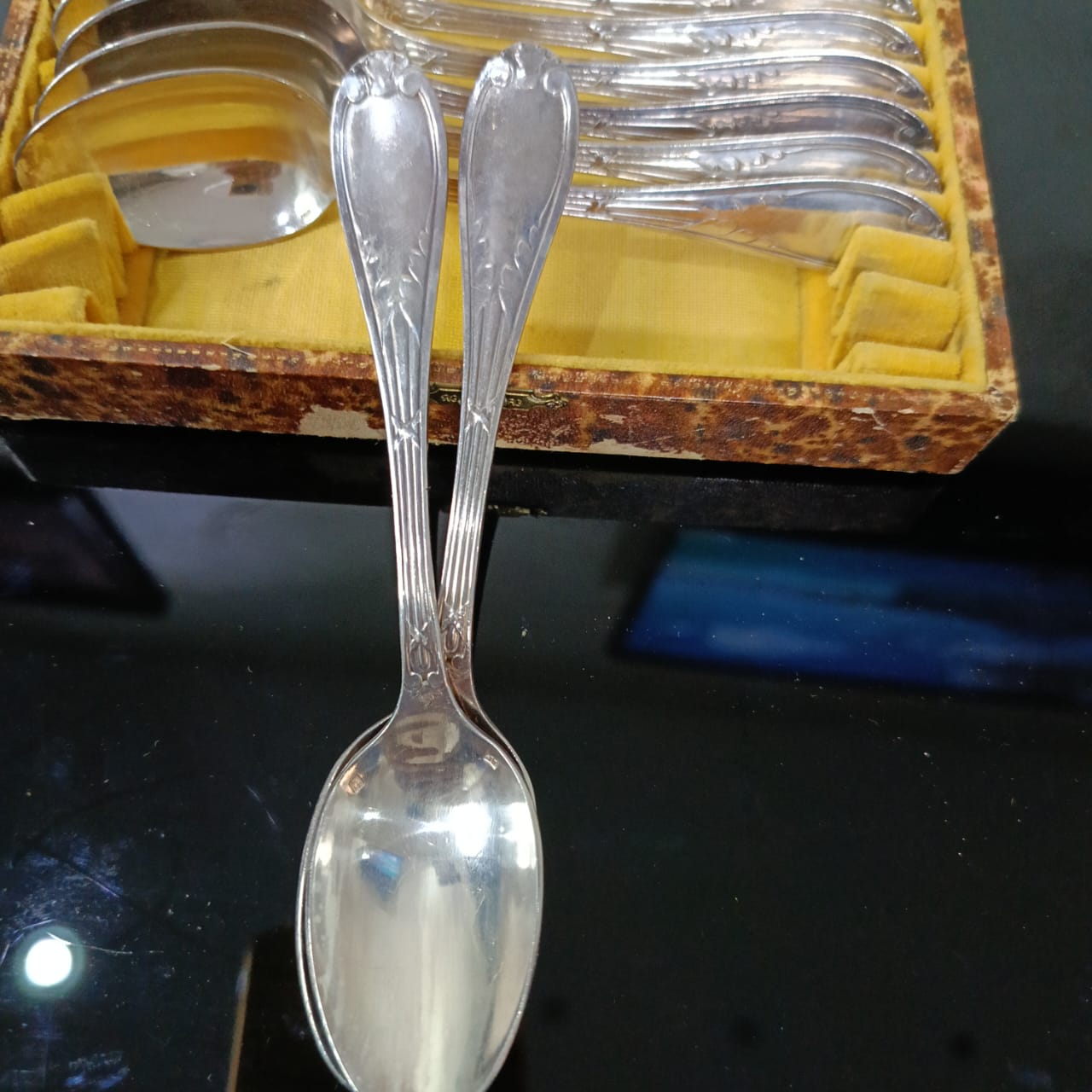 طقم معالق فرنسية عتيقة