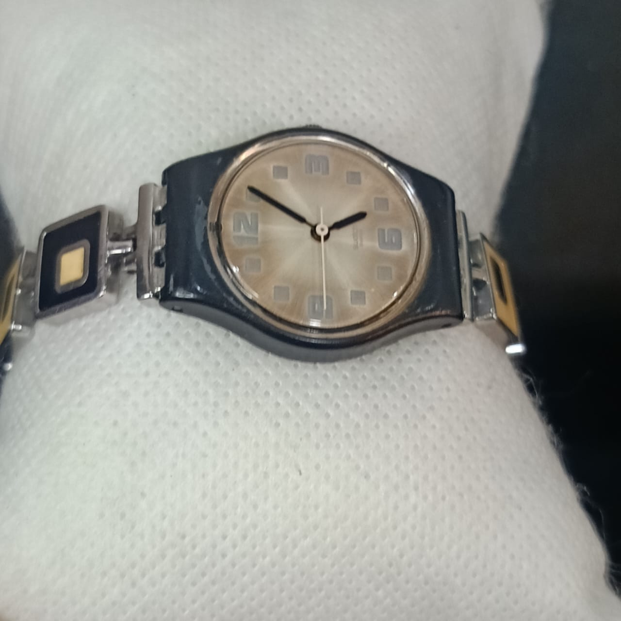 Montre swatch femme original Quartz