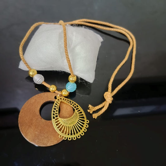 عقد نسائي فونتيزي