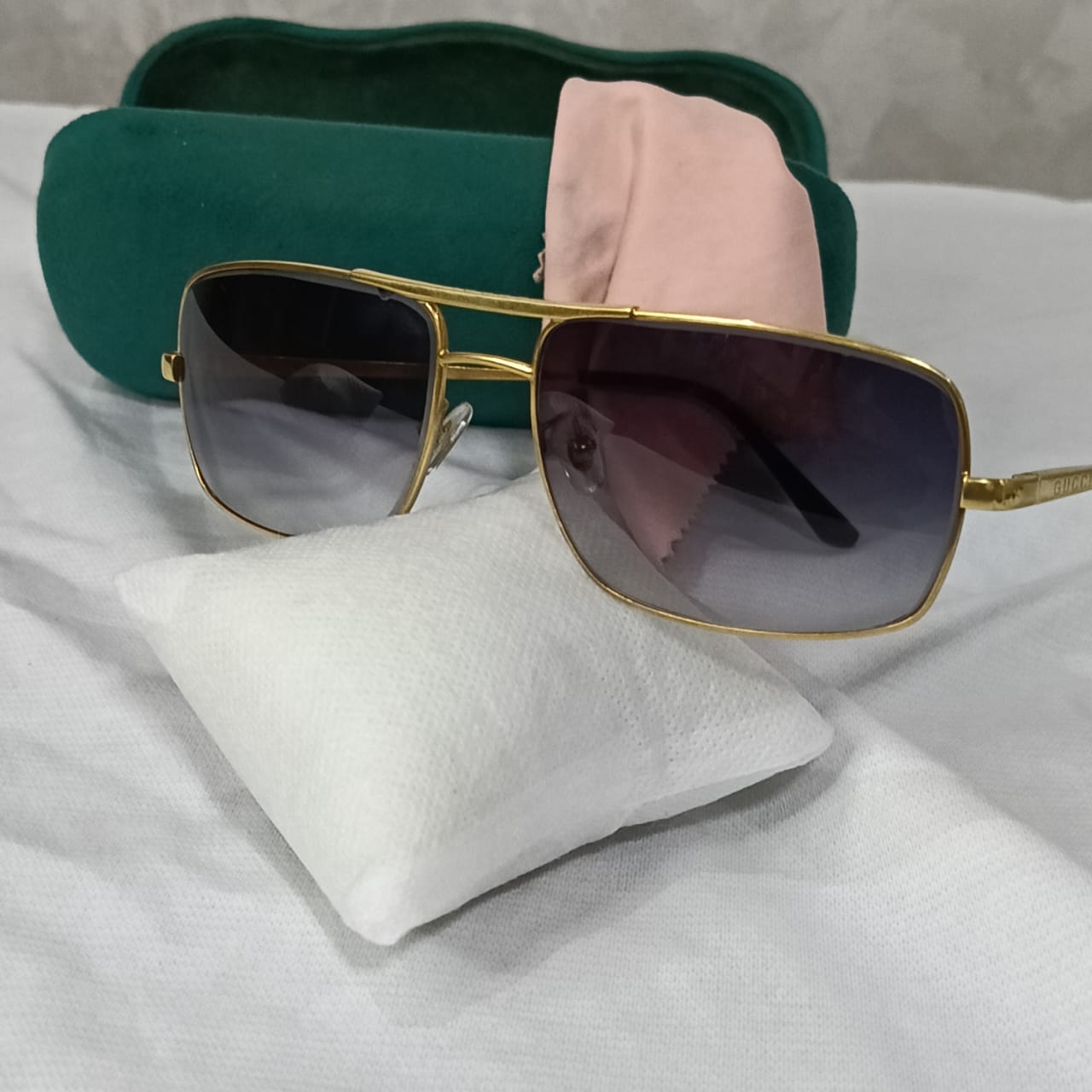 Lunette Gucci homme original en plaqué or