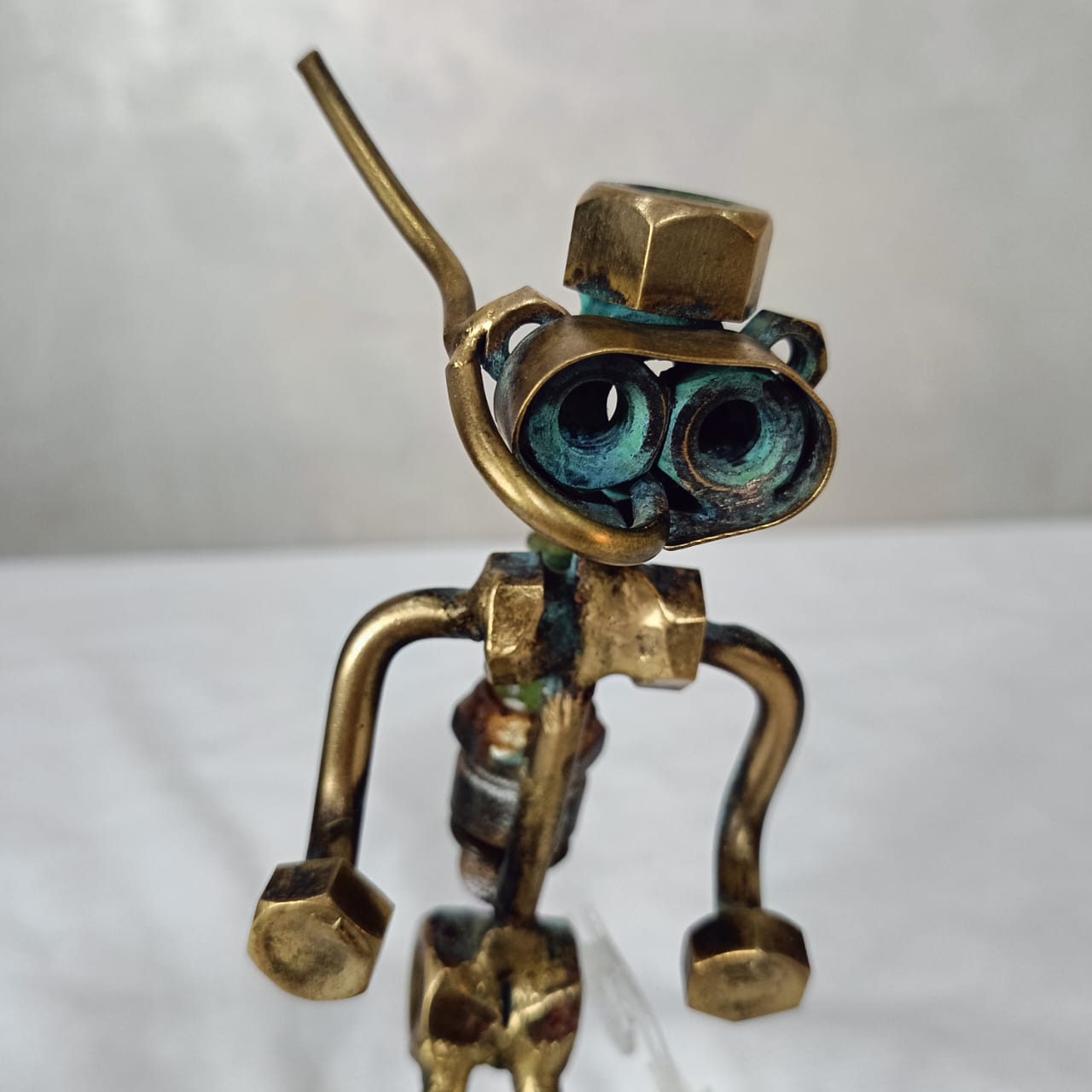Ancien statut en bronze doré