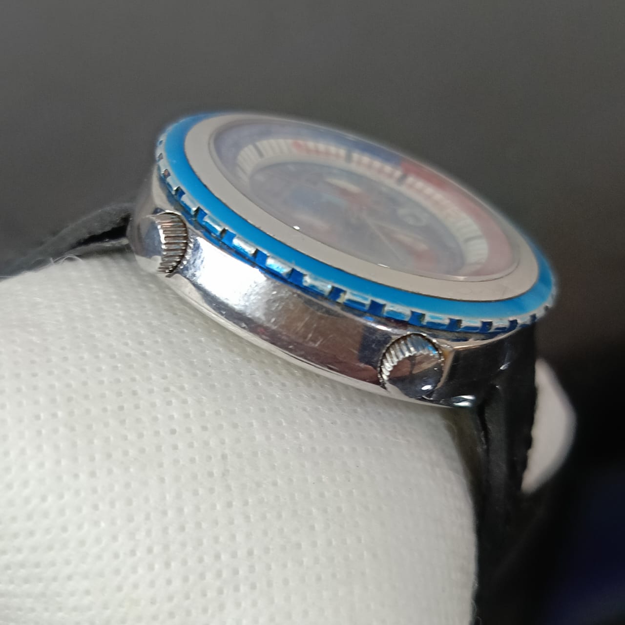 Montre royal suiss chrinographe Quartz original