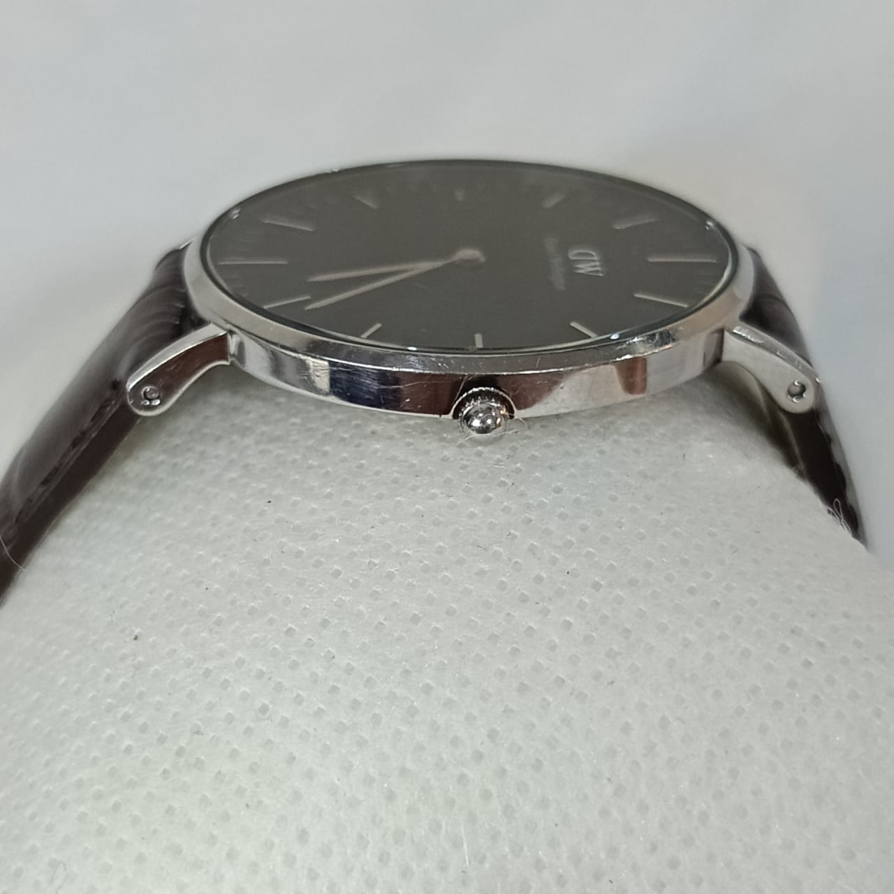 Montre DW daniel Wellington extra plat original unisexe