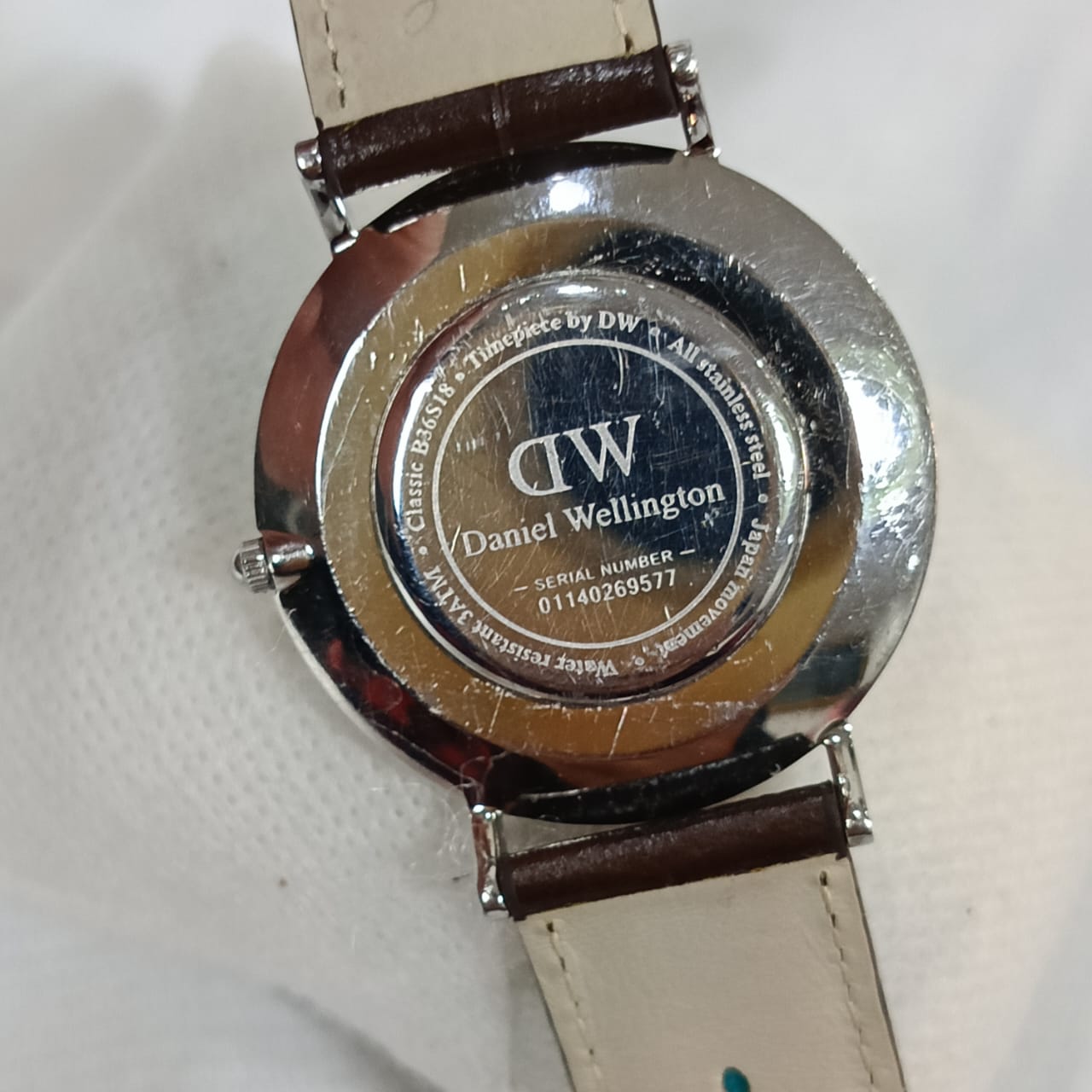Montre DW daniel Wellington extra plat original unisexe