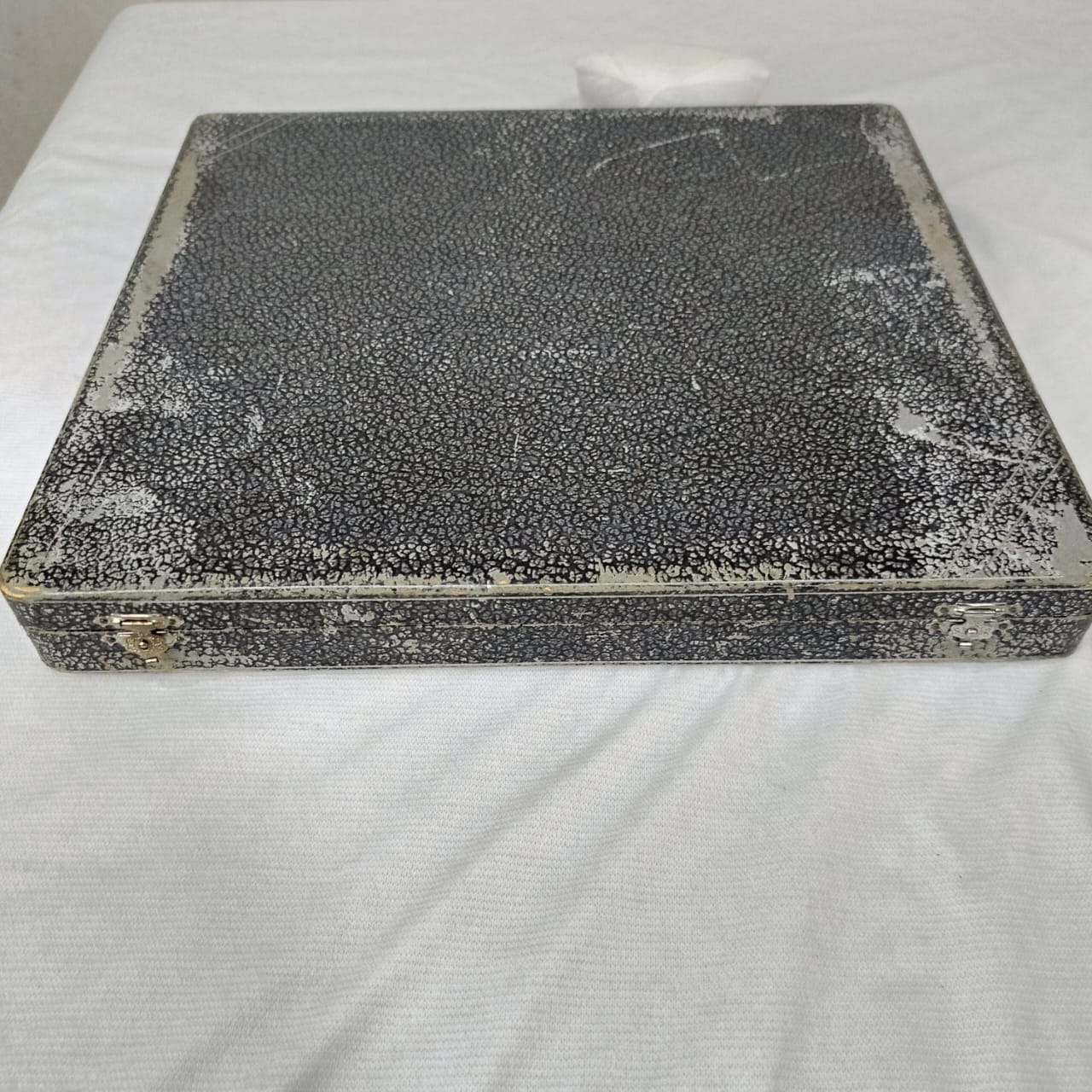 Ancien coffret argenté عااج 24 pièce