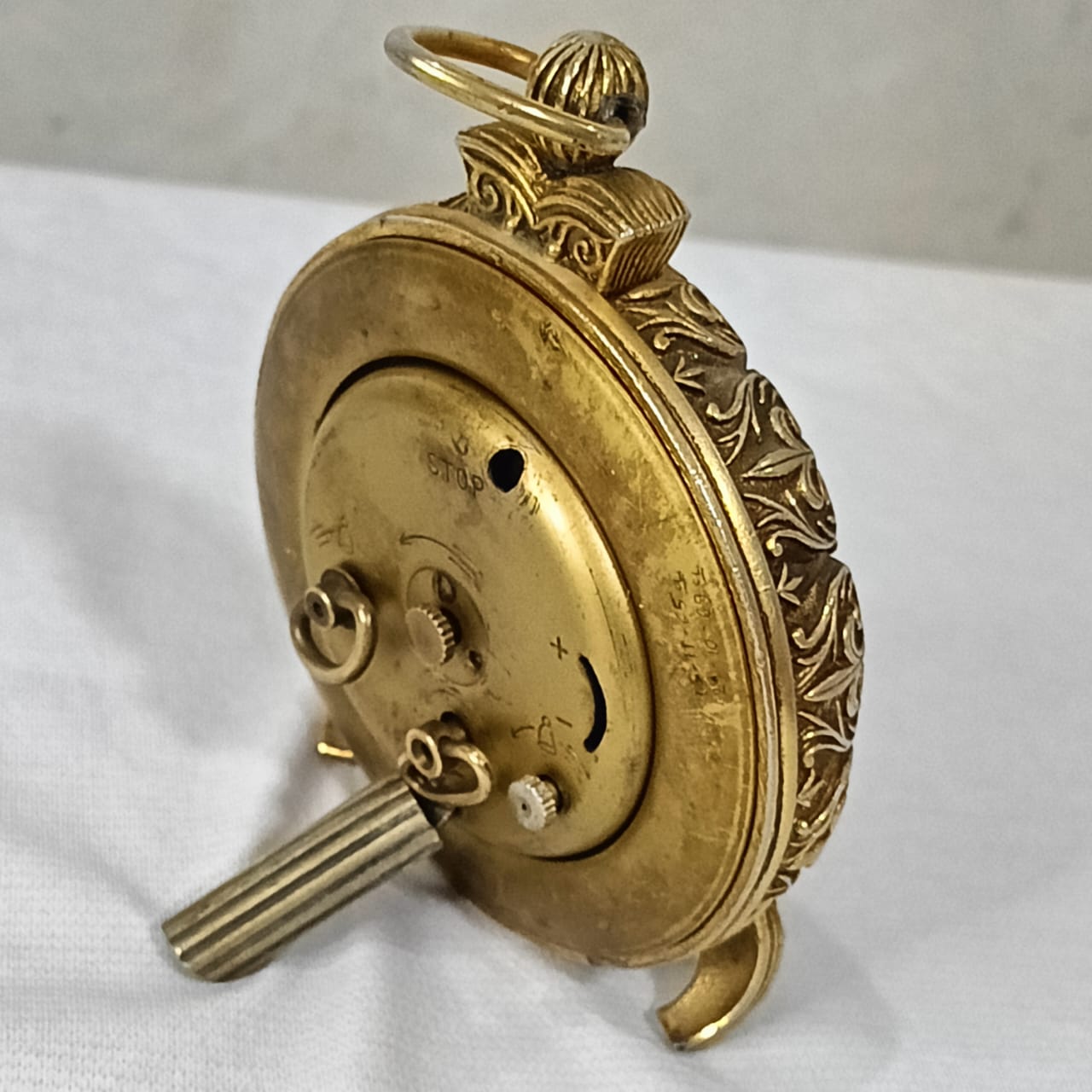 Ancienne pendule en bronze doré mécanique vintage
