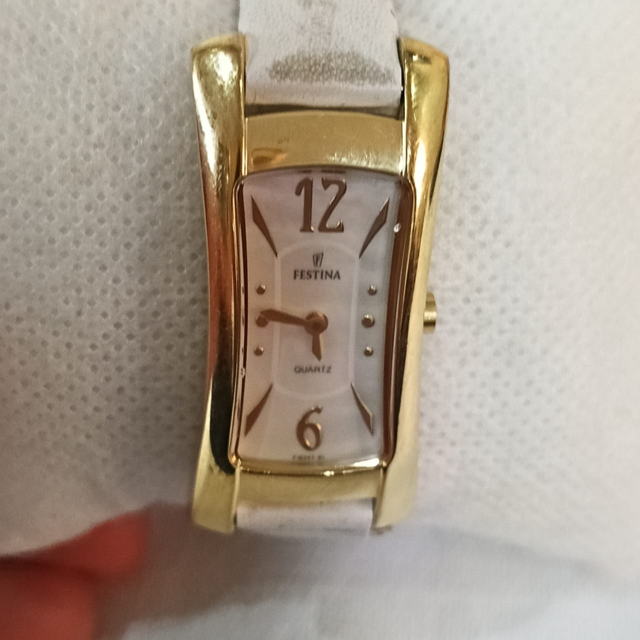 Montre Festina femme tableau nacre blanche Quartz plaqué or