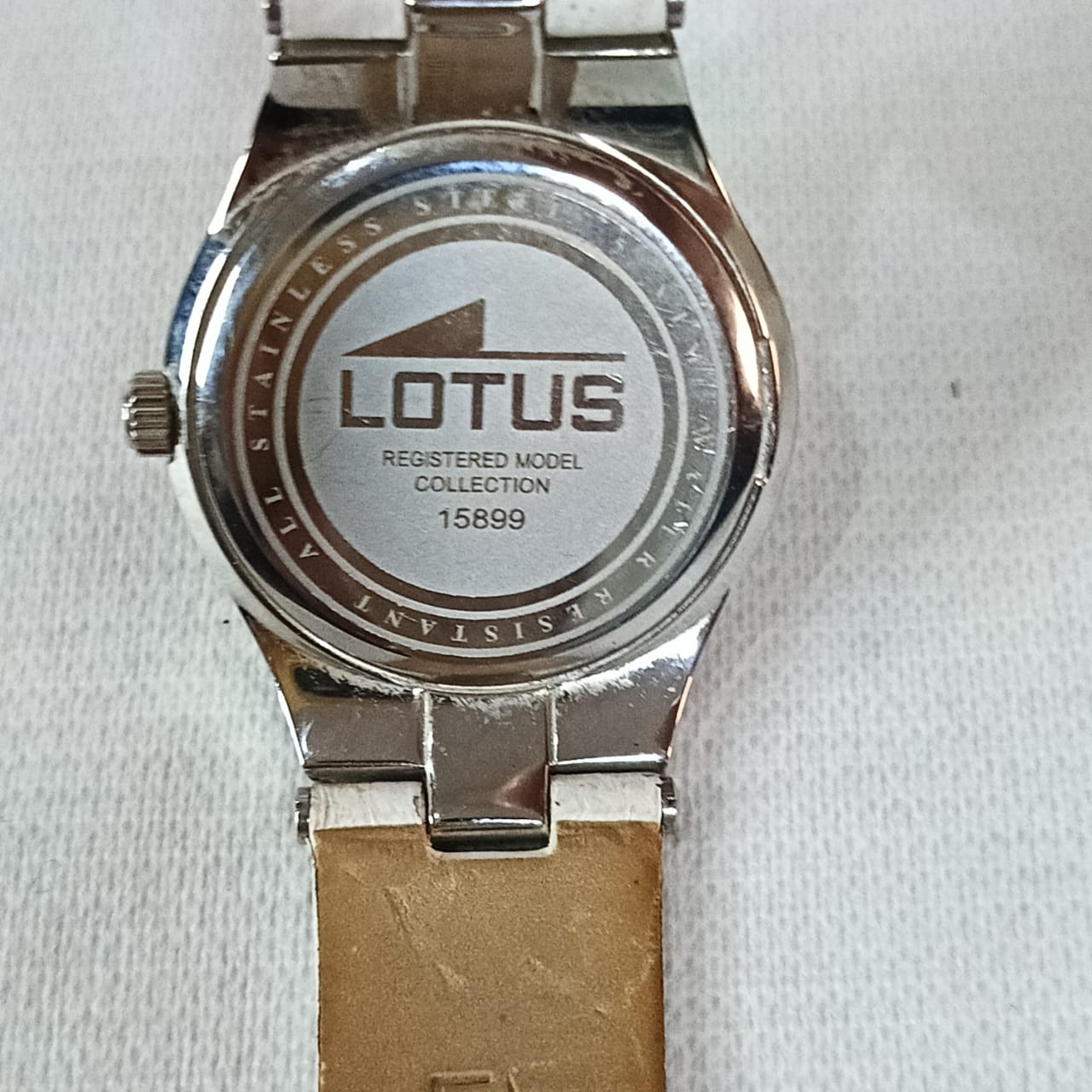 Montre lotus femme original Quartz