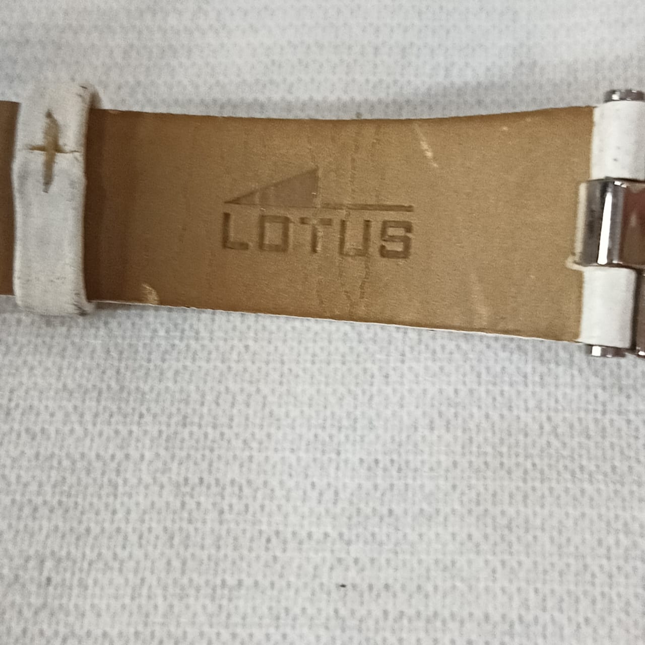Montre lotus femme original Quartz