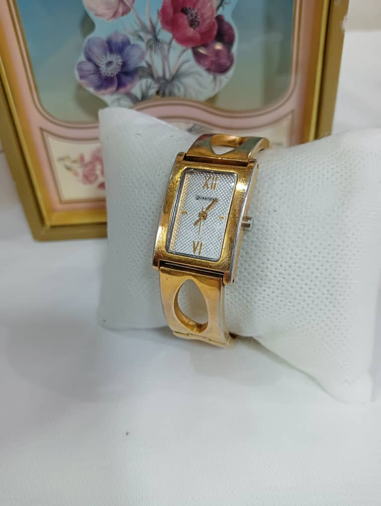Montre qaunteme femme original Quartz
