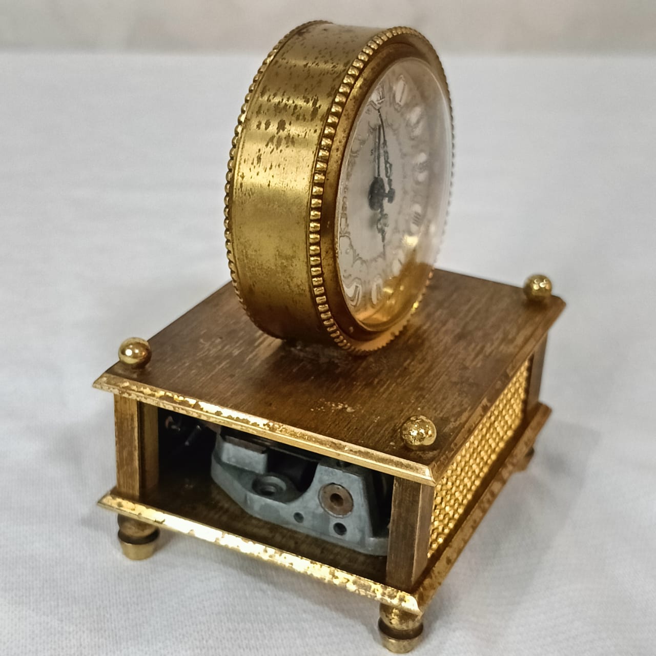 Prix 18000Ancien ravail solo en bronze doré mécanique vintage et musique mécanique