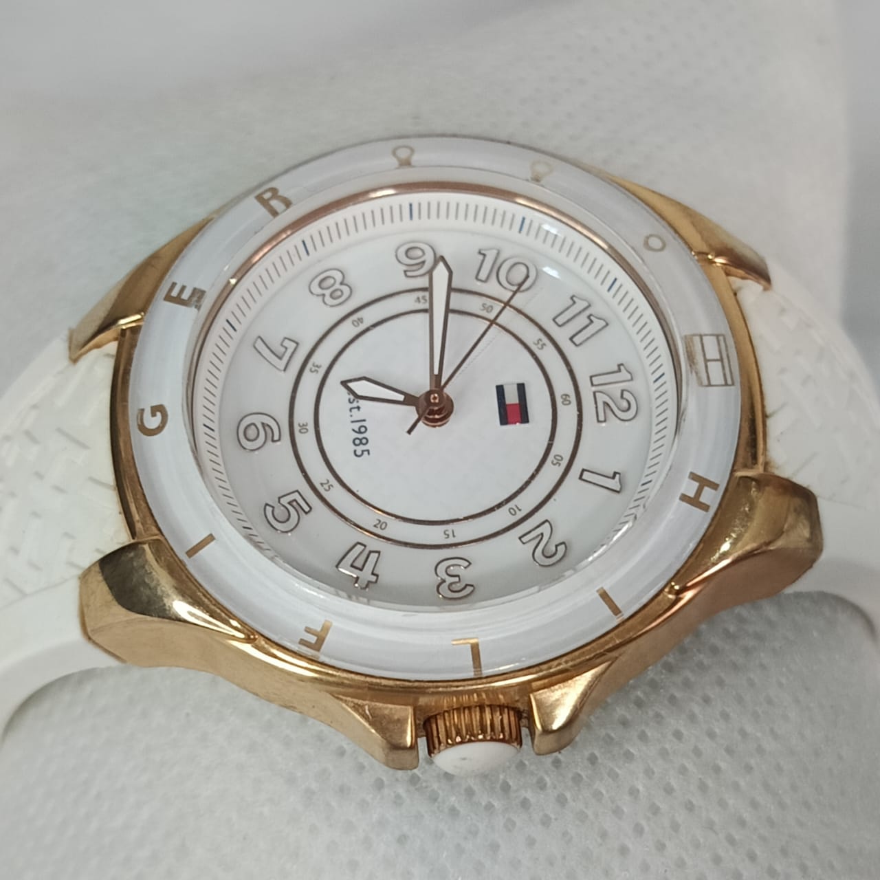 Montre tomi original Quartz femme neuf.