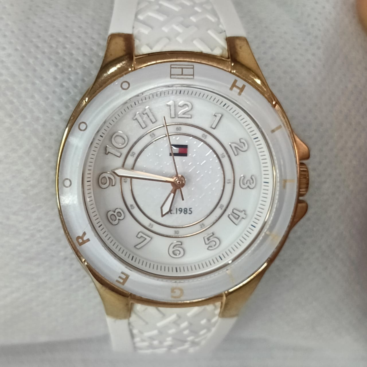 Montre tomi original Quartz femme neuf.