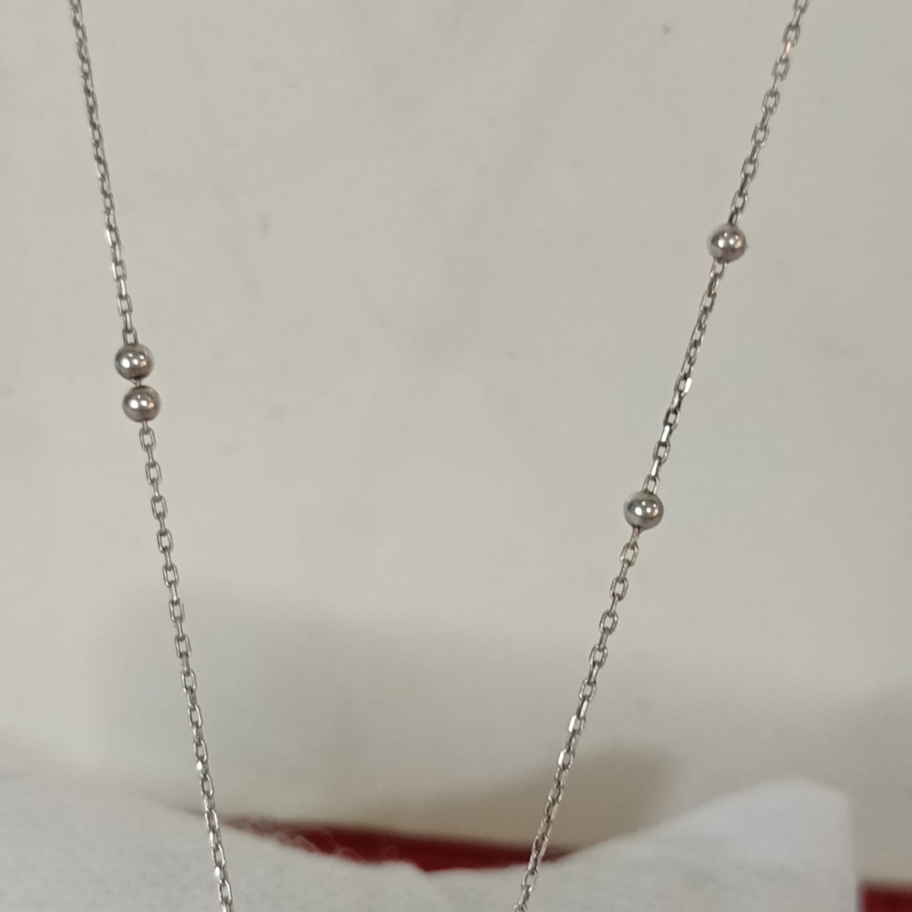 سلسلة فضة نسائي جميلة مرصعة بالأحجار