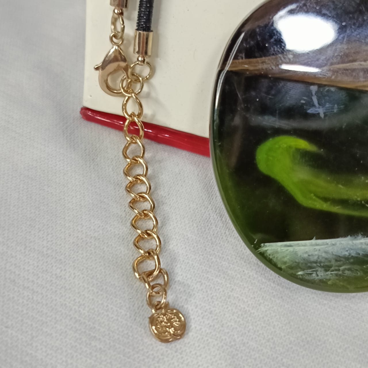 عقد تحفة نسائي