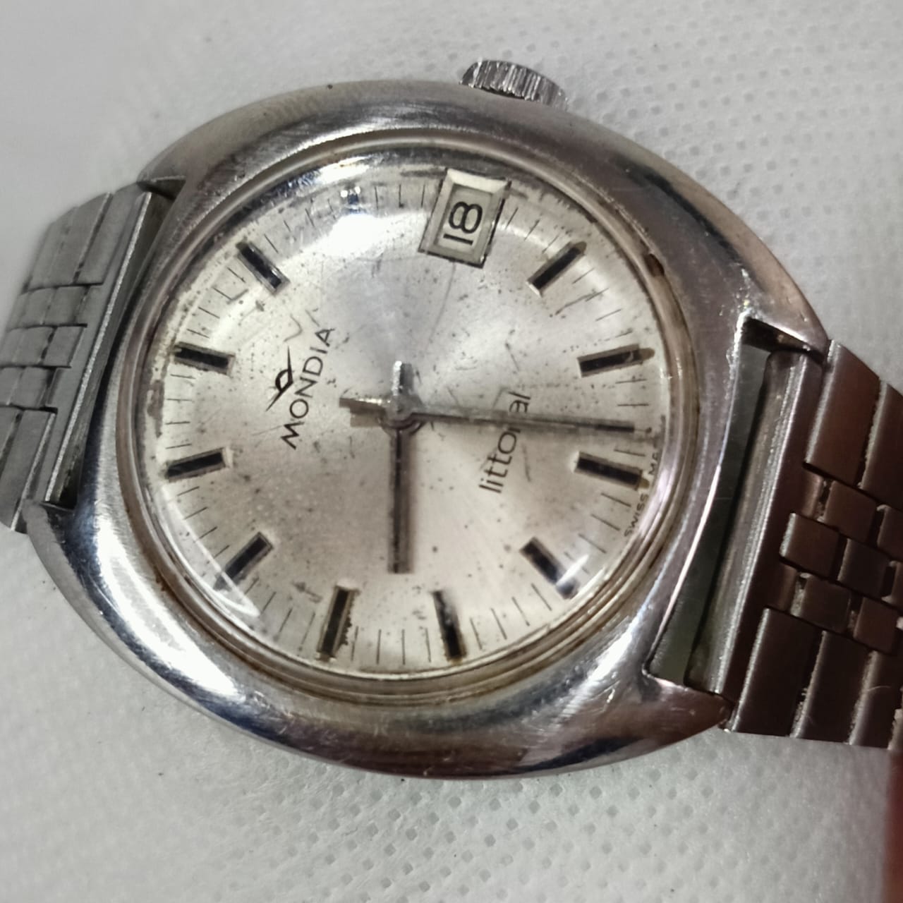 Montre mondia Mécanique vintage acier inoxydable