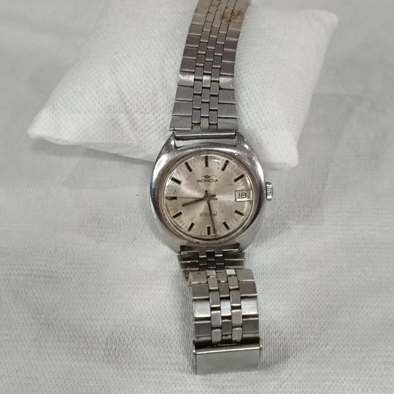 Montre mondia Mécanique vintage acier inoxydable
