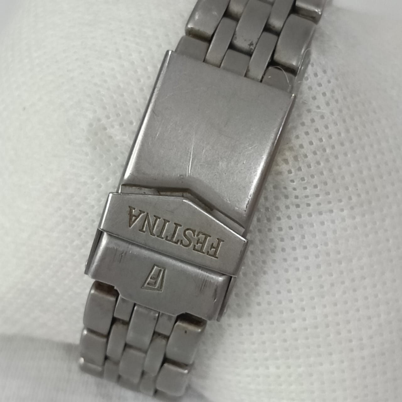 Montre Festina femme titanium original Quartz