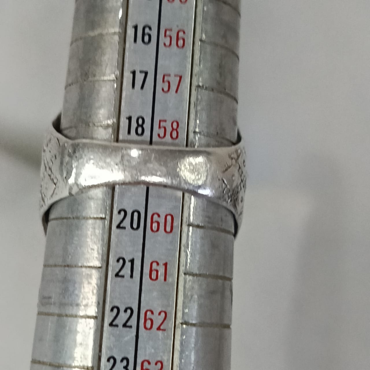 خاتم فضة بحجر زجاج بركاني أخضر