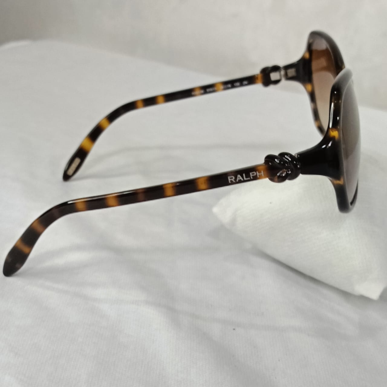 Lunette Ralph Fiennes femme original