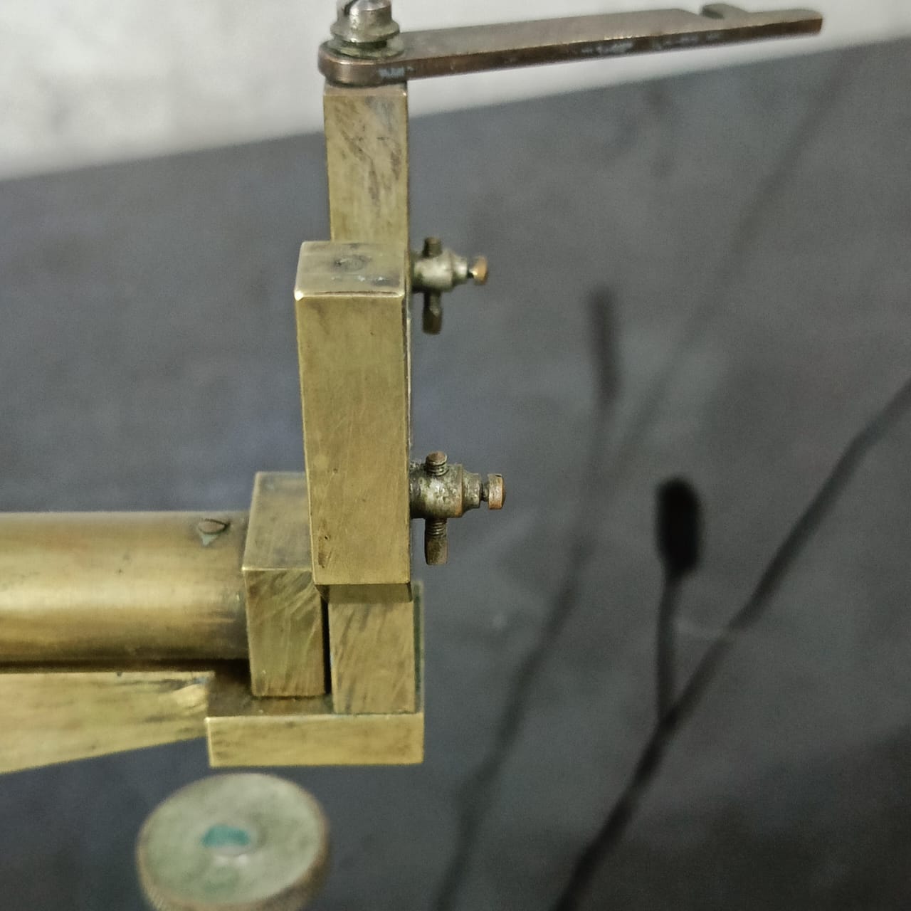 Ancien niveau en bronze doré France original